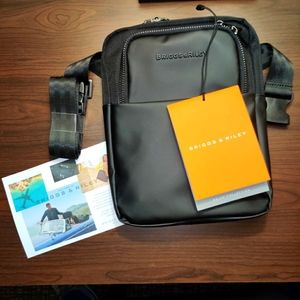 Briggs & Riley Delve Vertical Cross Body (DV110-4 Black)